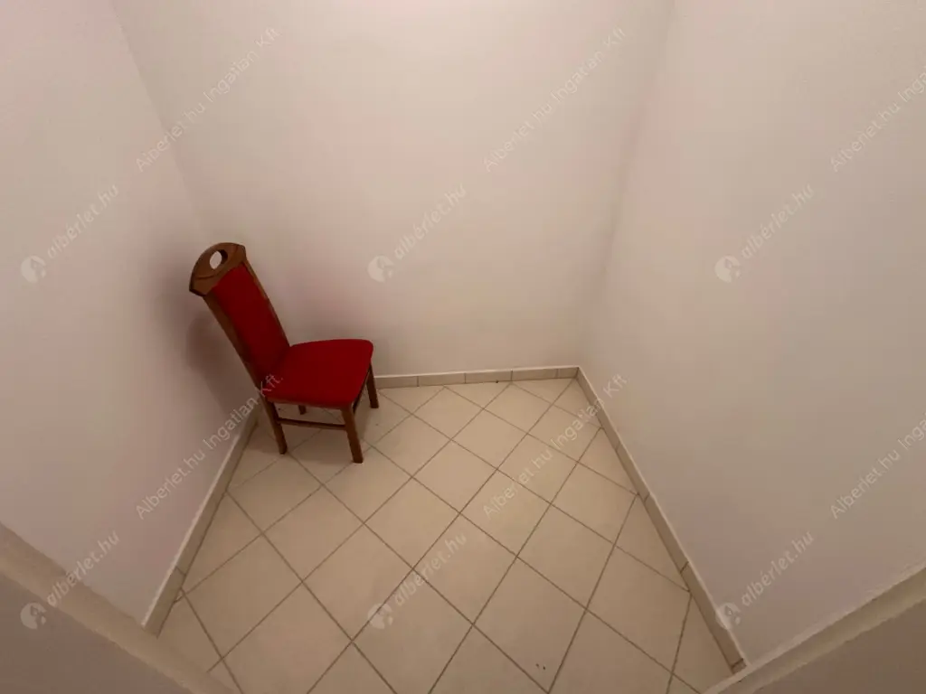 Kiadó albérlet 500000 Ft/hó áron: Budapest, III. kerület  Hegyoldal utca. Mérete: 120 nm, 4 szobás | Alberlet.hu - 6576194