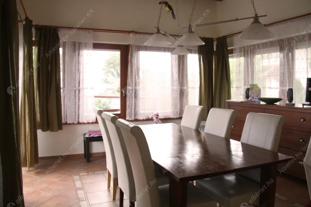 Kiadó albérlet 4800000 Ft/hó áron: Budapest, III. kerület  Jablonka út. Mérete: 400 nm, 8 szobás | Alberlet.hu - 6519693