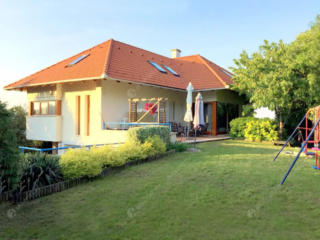 Kiadó albérlet 4800000 Ft/hó áron: Budapest, III. kerület  Jablonka út. Mérete: 400 nm, 8 szobás | Alberlet.hu - 6519700