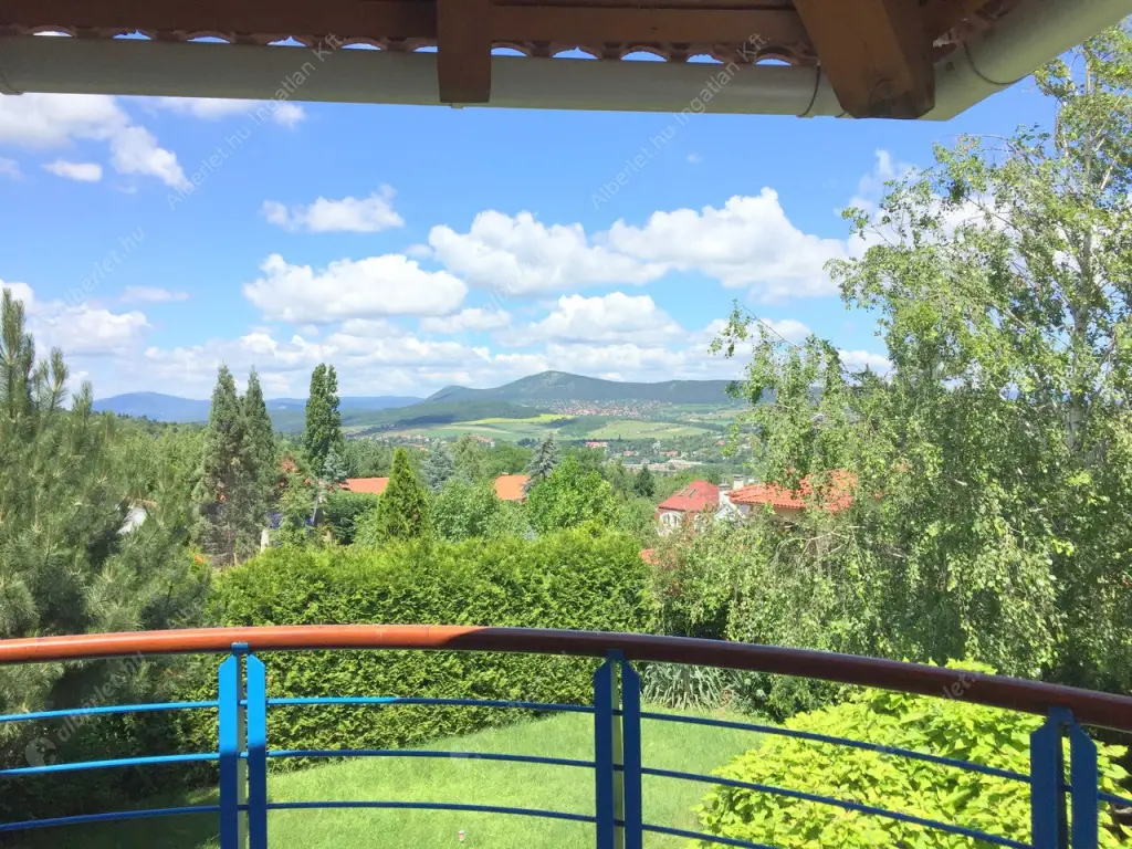 Kiadó albérlet 4800000 Ft/hó áron: Budapest, III. kerület  Jablonka út. Mérete: 400 nm, 8 szobás | Alberlet.hu - 6519704