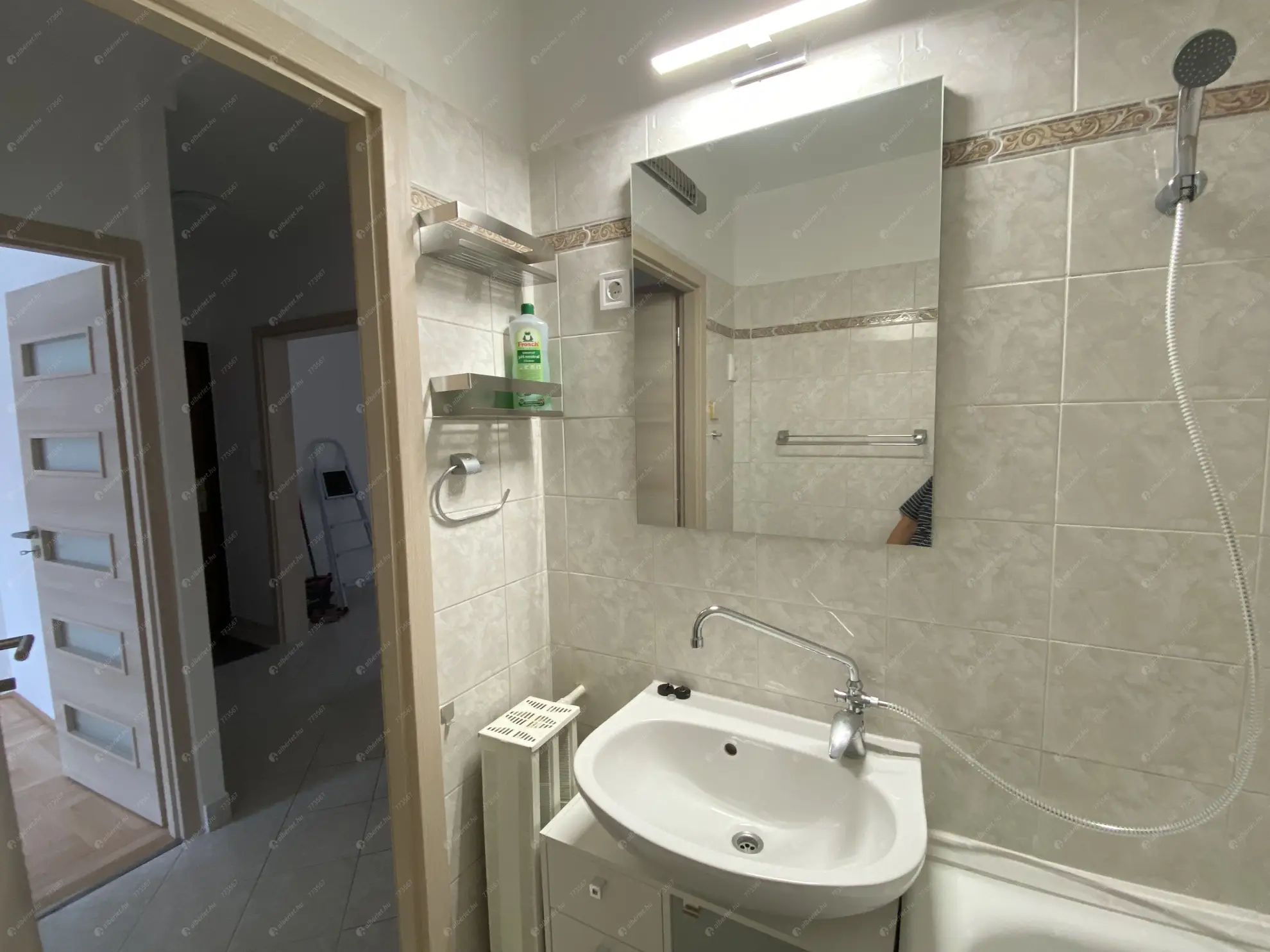 Kiadó albérlet 270000 Ft/hó áron: Budapest, III. kerület  Kadosa utca. Mérete: 54 nm, 1 szobás | Alberlet.hu - 6633312