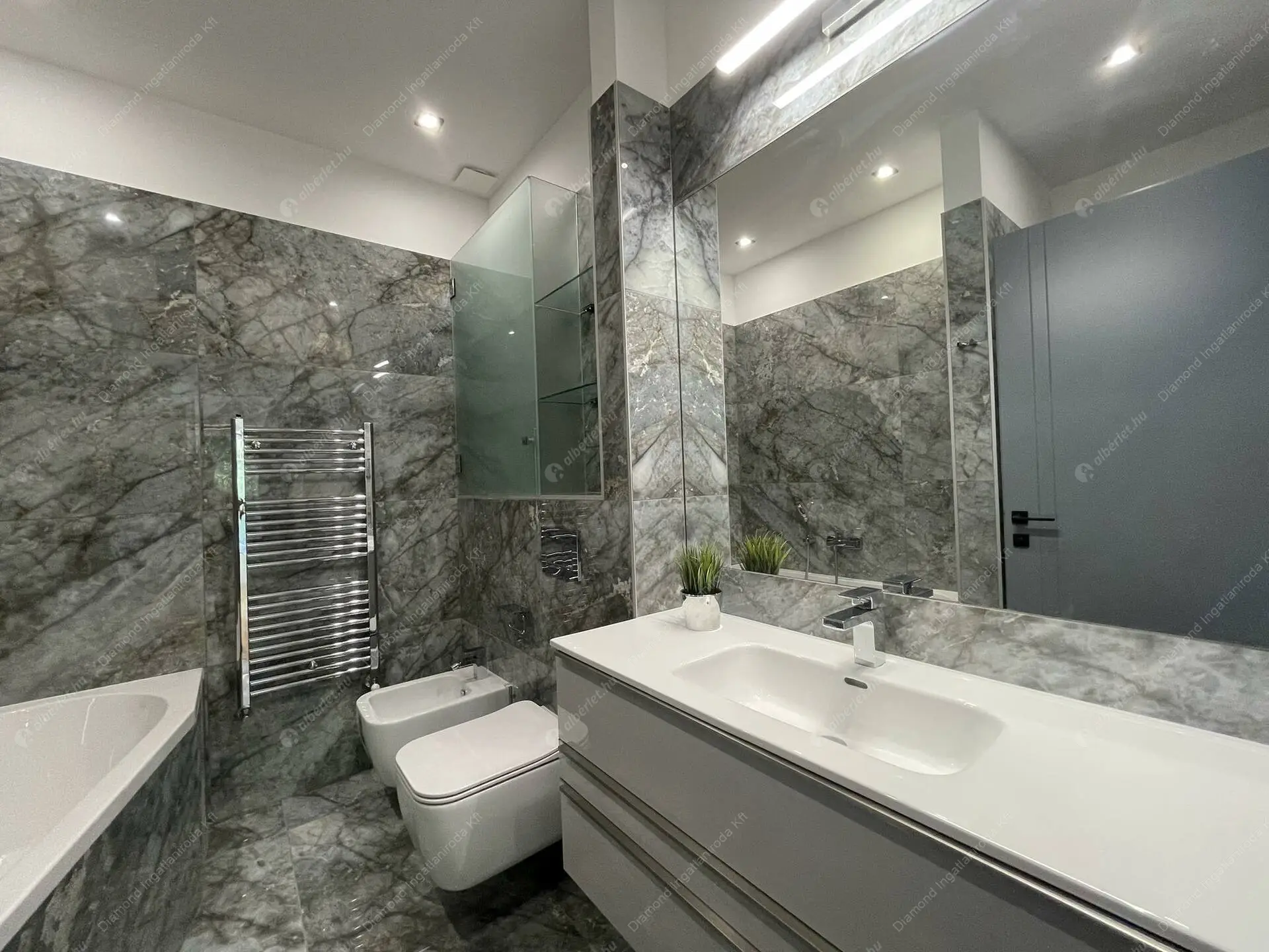 Kiadó albérlet 1662000 Ft/hó áron: Budapest, III. kerület  Királyok útja. Mérete: 250 nm, 4 szobás | Alberlet.hu - 6085591