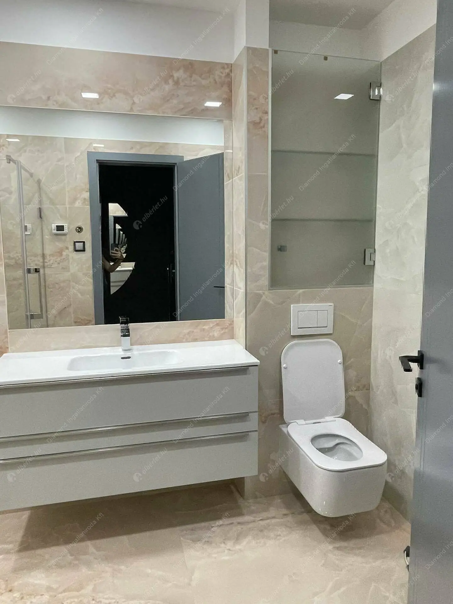 Kiadó albérlet 1662000 Ft/hó áron: Budapest, III. kerület  Királyok útja. Mérete: 250 nm, 4 szobás | Alberlet.hu - 6085594