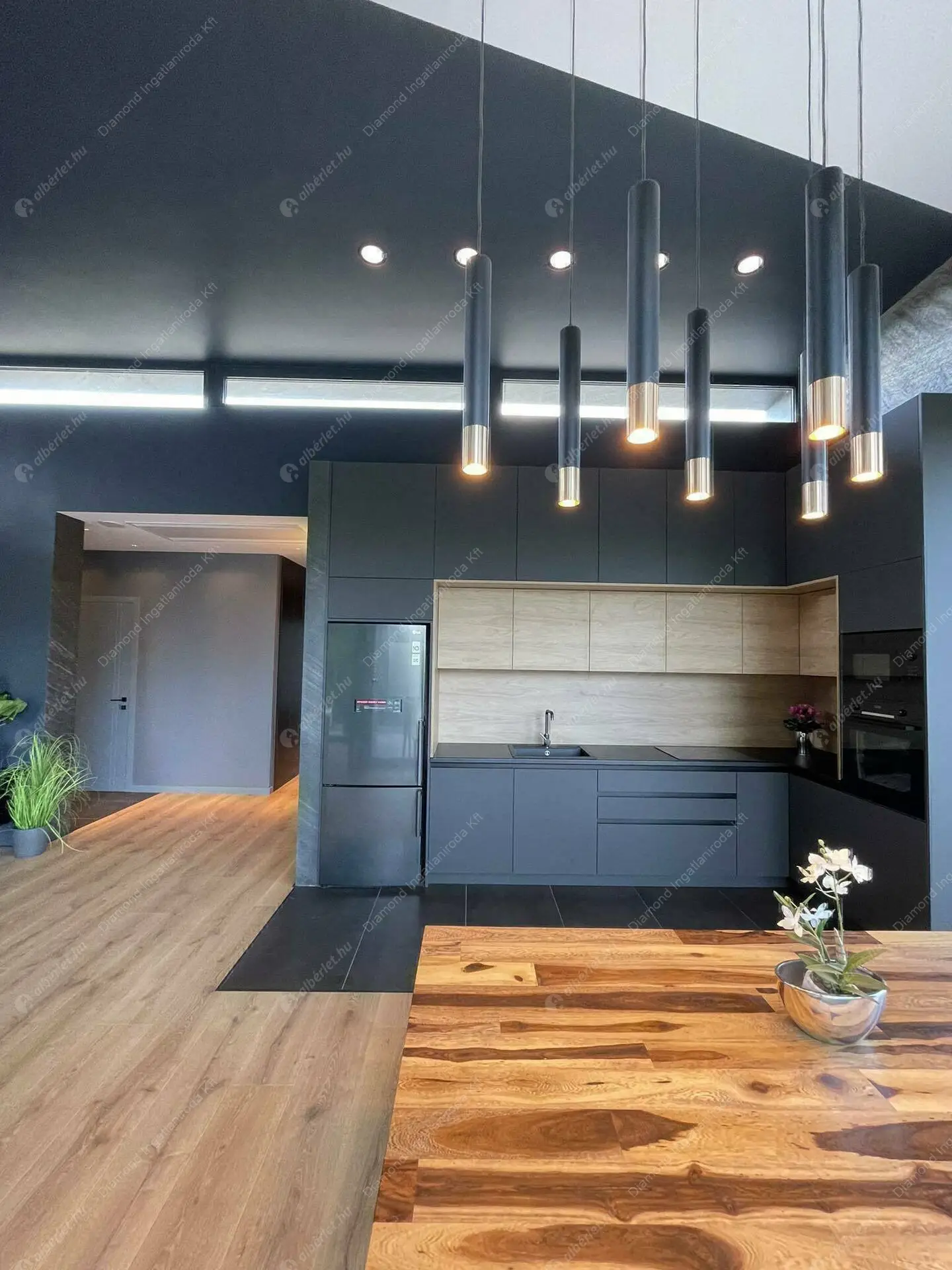 Kiadó albérlet 1662000 Ft/hó áron: Budapest, III. kerület  Királyok útja. Mérete: 250 nm, 4 szobás | Alberlet.hu - 6085595