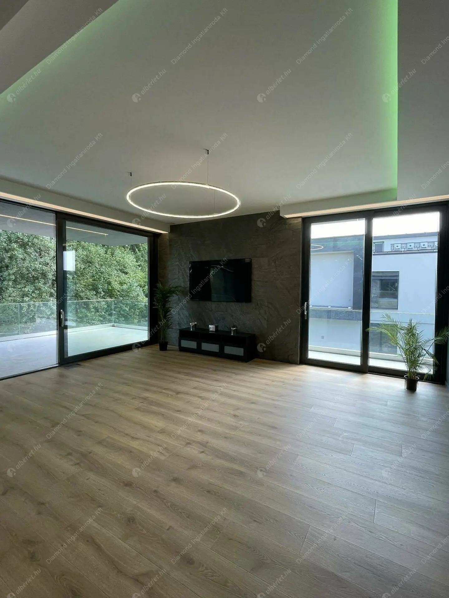 Kiadó albérlet 1662000 Ft/hó áron: Budapest, III. kerület  Királyok útja. Mérete: 250 nm, 4 szobás | Alberlet.hu - 6085596