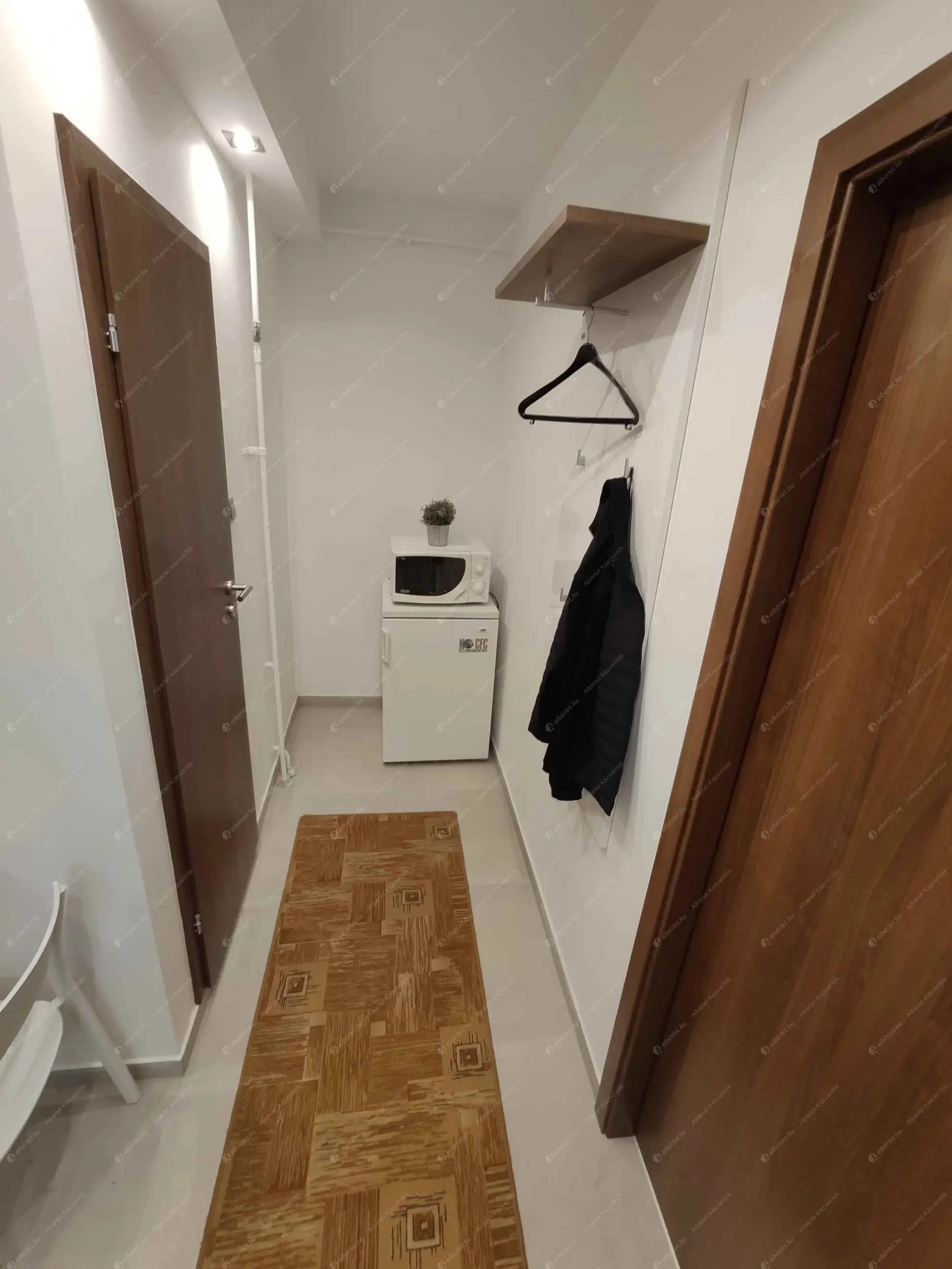 Kiadó albérlet 170000 Ft/hó áron: Budapest, III. kerület  Királyok útja. Mérete: 31 nm, 1 szobás | Alberlet.hu - 6601820