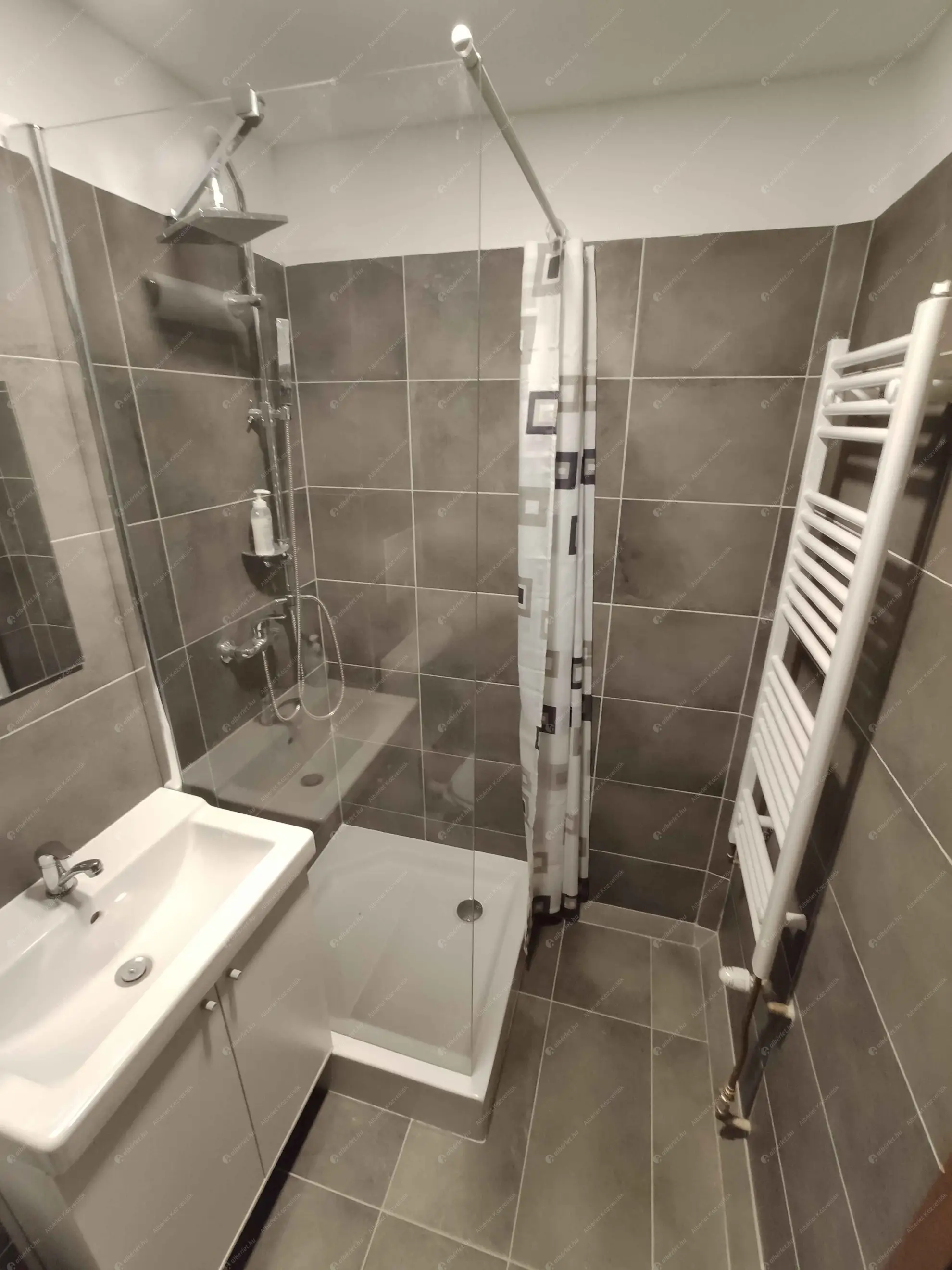 Kiadó albérlet 170000 Ft/hó áron: Budapest, III. kerület  Királyok útja. Mérete: 31 nm, 1 szobás | Alberlet.hu - 6601825