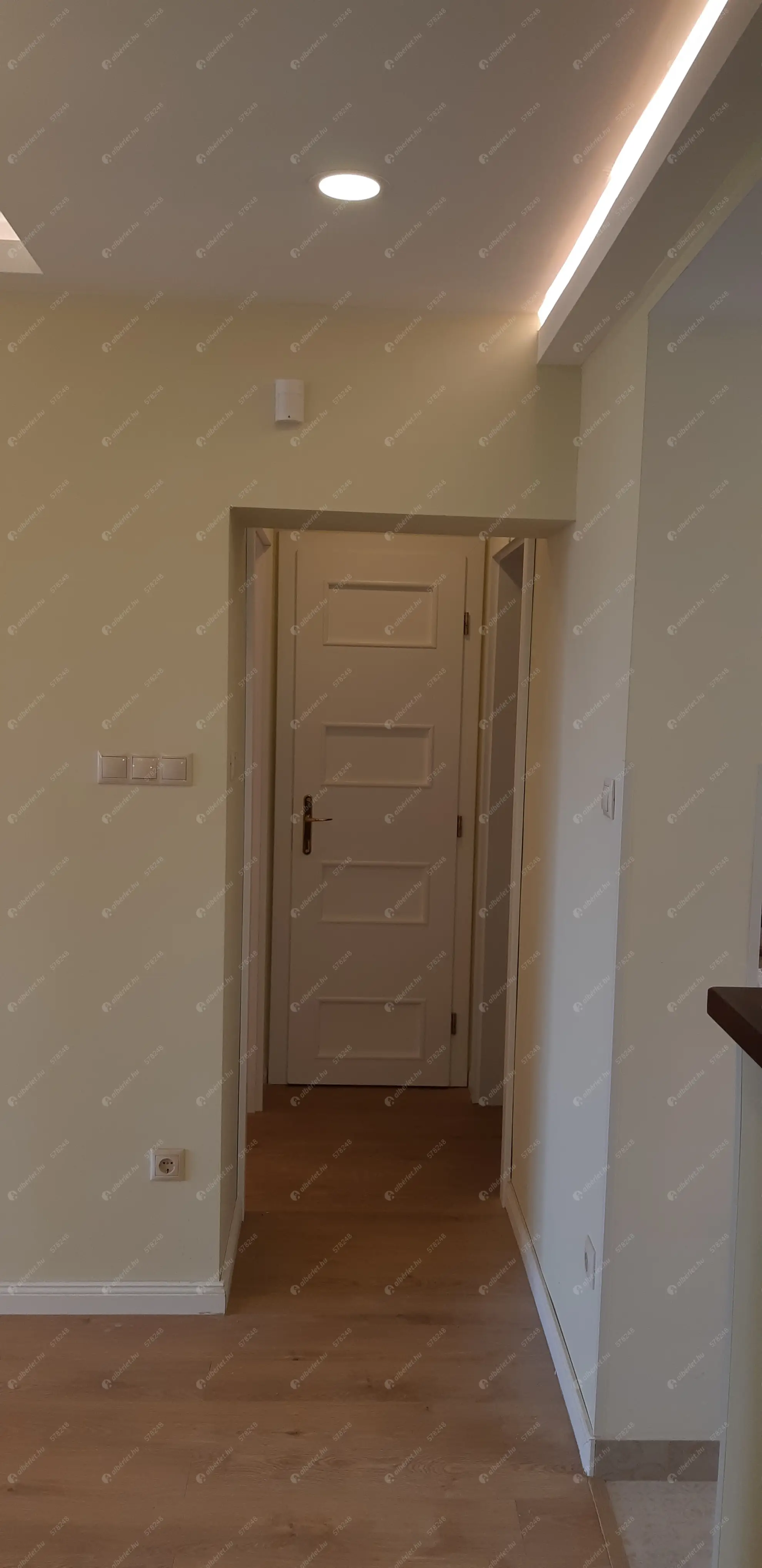 Kiadó albérlet 360000 Ft/hó áron: Budapest, III. kerület  Kiscelli köz. Mérete: 64 nm, 2 szobás | Alberlet.hu - 6579149