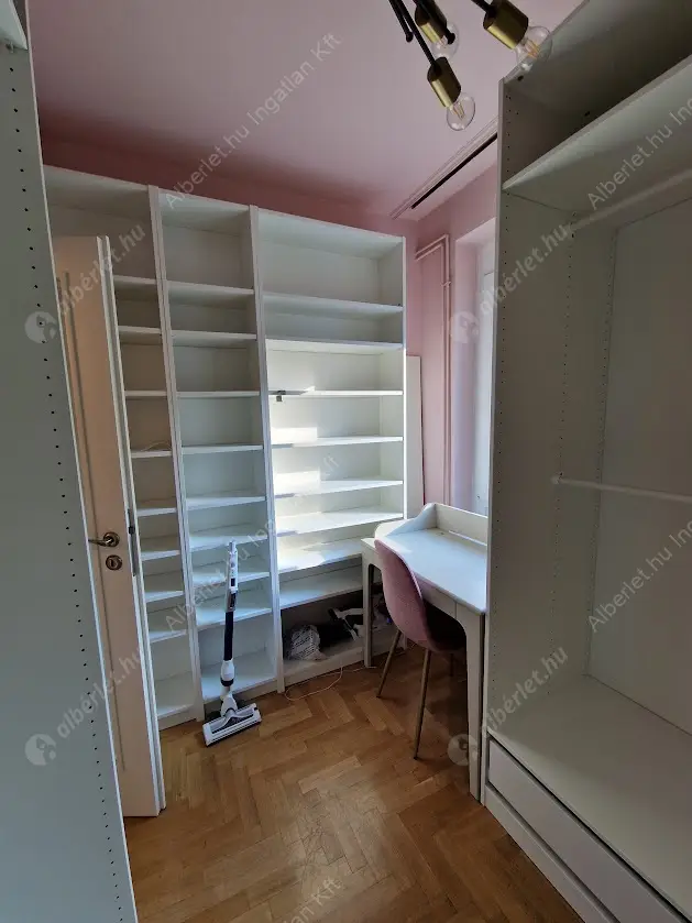 Kiadó albérlet 395000 Ft/hó áron: Budapest, III. kerület  Kiscelli köz. Mérete: 64 nm, 2 szobás | Alberlet.hu - 6516032