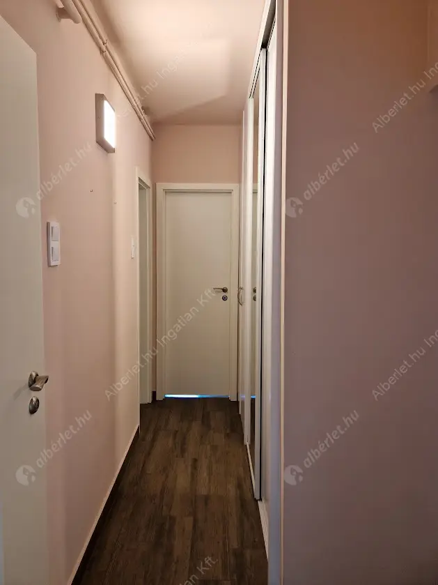 Kiadó albérlet 395000 Ft/hó áron: Budapest, III. kerület  Kiscelli köz. Mérete: 64 nm, 2 szobás | Alberlet.hu - 6516039