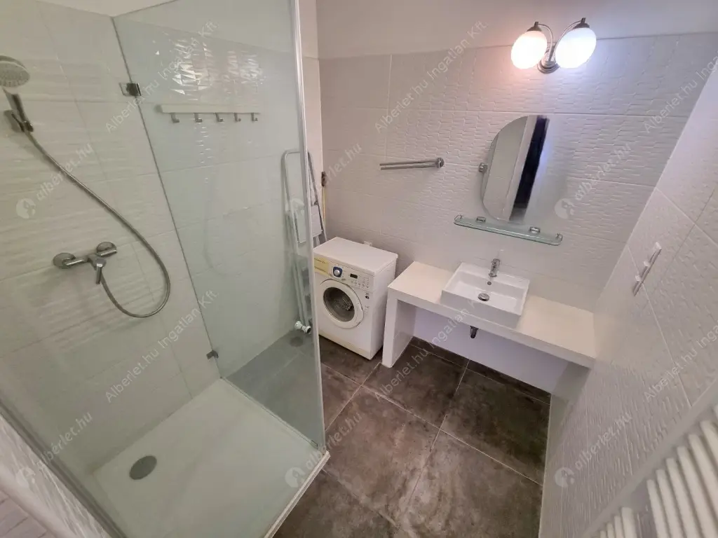 Kiadó albérlet 320000 Ft/hó áron: Budapest, III. kerület  Kocsis Sándor út. Mérete: 55 nm, 2 szobás | Alberlet.hu - 6558516