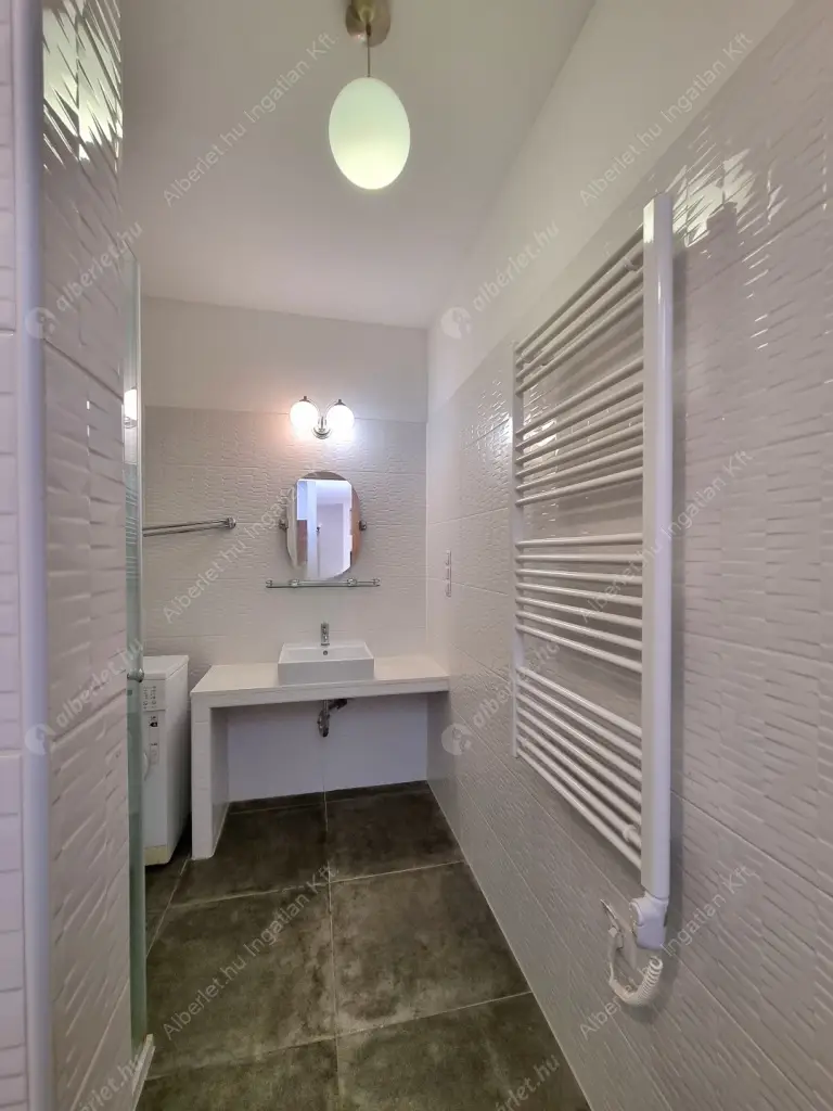 Kiadó albérlet 320000 Ft/hó áron: Budapest, III. kerület  Kocsis Sándor út. Mérete: 55 nm, 2 szobás | Alberlet.hu - 6558517