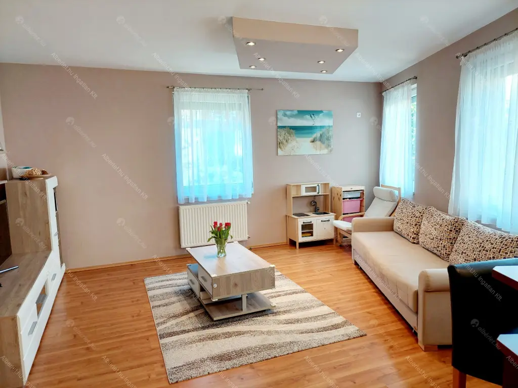 Kiadó albérlet 345000 Ft/hó áron: Budapest, III. kerület  Kunigunda útja. Mérete: 70 nm, 3 szobás | Alberlet.hu - 6674309