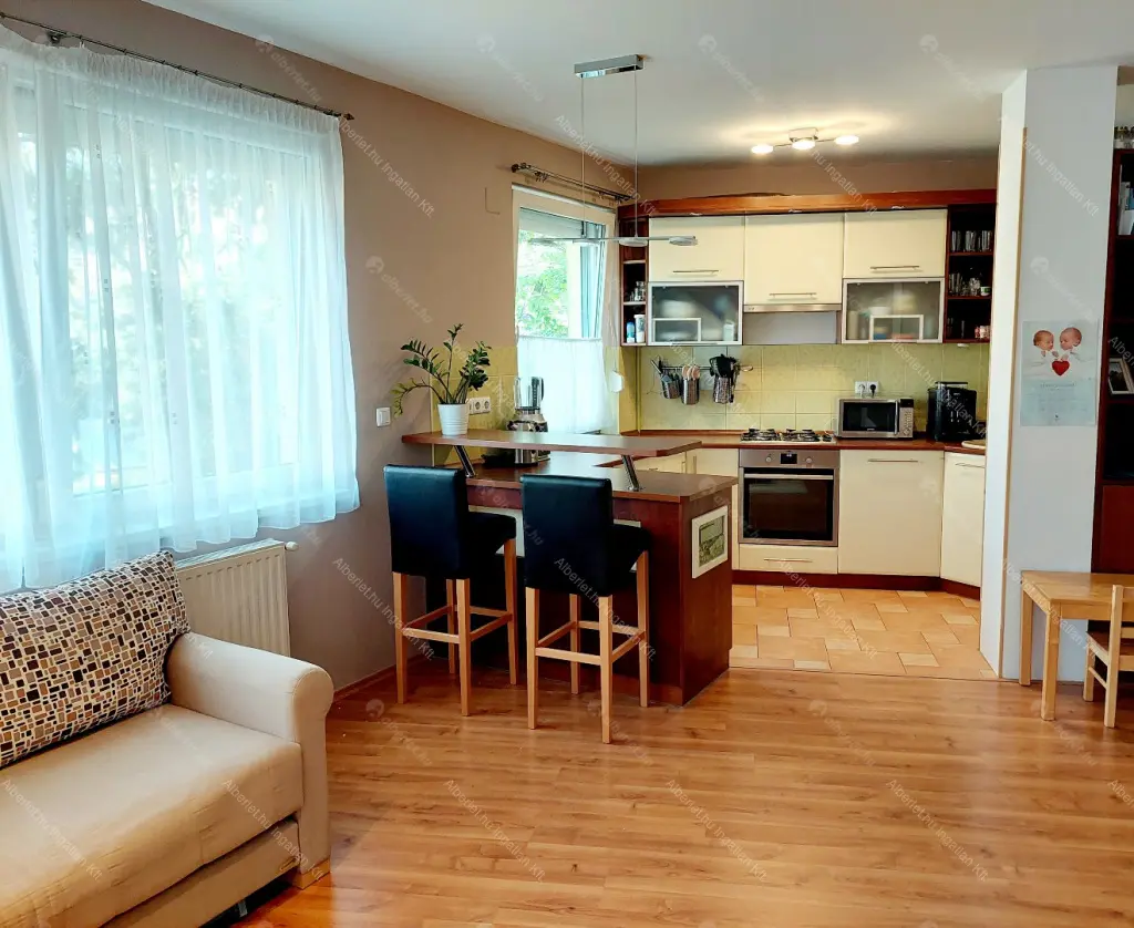 Kiadó albérlet 345000 Ft/hó áron: Budapest, III. kerület  Kunigunda útja. Mérete: 70 nm, 3 szobás | Alberlet.hu - 6674310