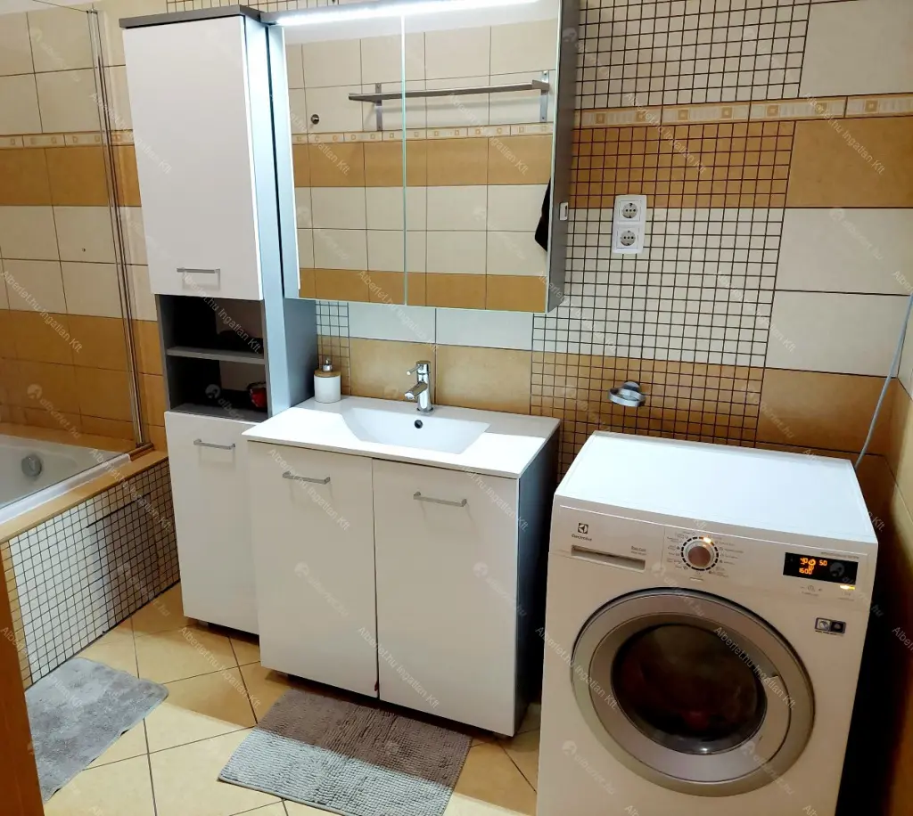 Kiadó albérlet 345000 Ft/hó áron: Budapest, III. kerület  Kunigunda útja. Mérete: 70 nm, 3 szobás | Alberlet.hu - 6674315