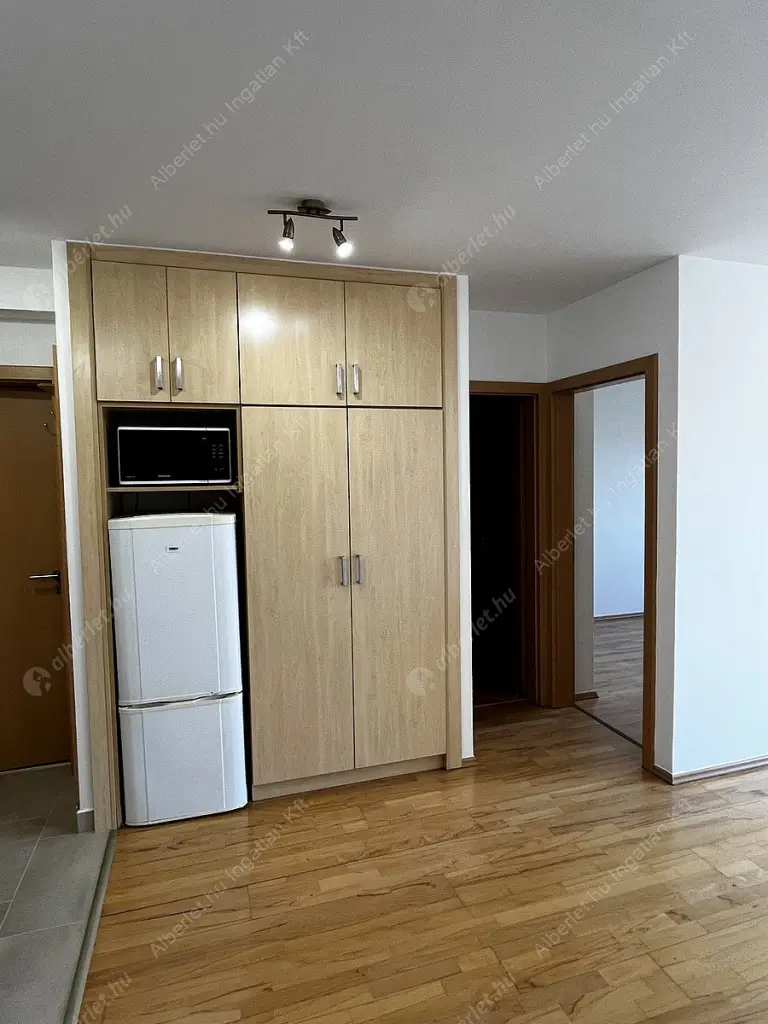 Kiadó albérlet 325000 Ft/hó áron: Budapest, III. kerület  Lajos utca. Mérete: 44 nm, 2 szobás | Alberlet.hu - 6569414
