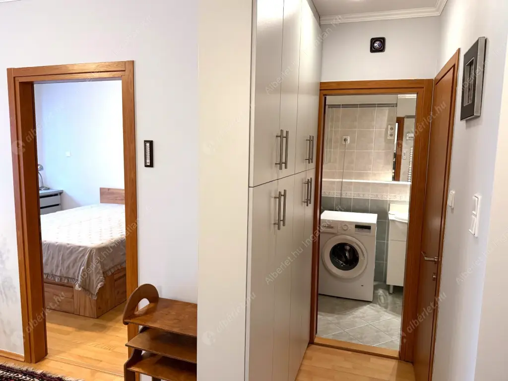 Kiadó albérlet 300000 Ft/hó áron: Budapest, III. kerület  Lajos utca. Mérete: 49 nm, 1 szobás | Alberlet.hu - 6618199