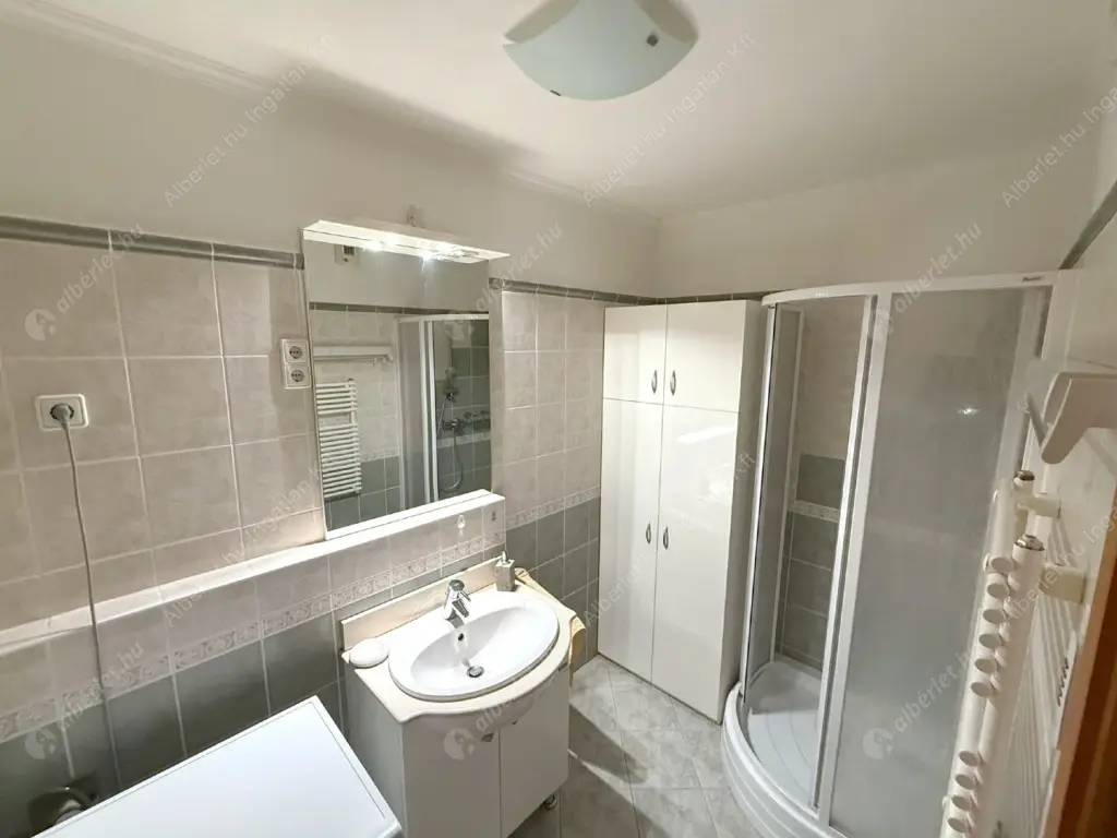 Kiadó albérlet 280000 Ft/hó áron: Budapest, III. kerület  Lajos utca. Mérete: 49 nm, 1 szobás | Alberlet.hu - 6634710