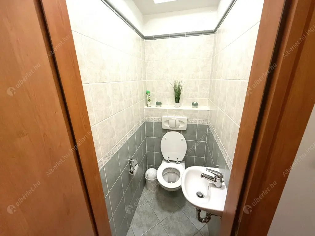 Kiadó albérlet 280000 Ft/hó áron: Budapest, III. kerület  Lajos utca. Mérete: 49 nm, 1 szobás | Alberlet.hu - 6634711