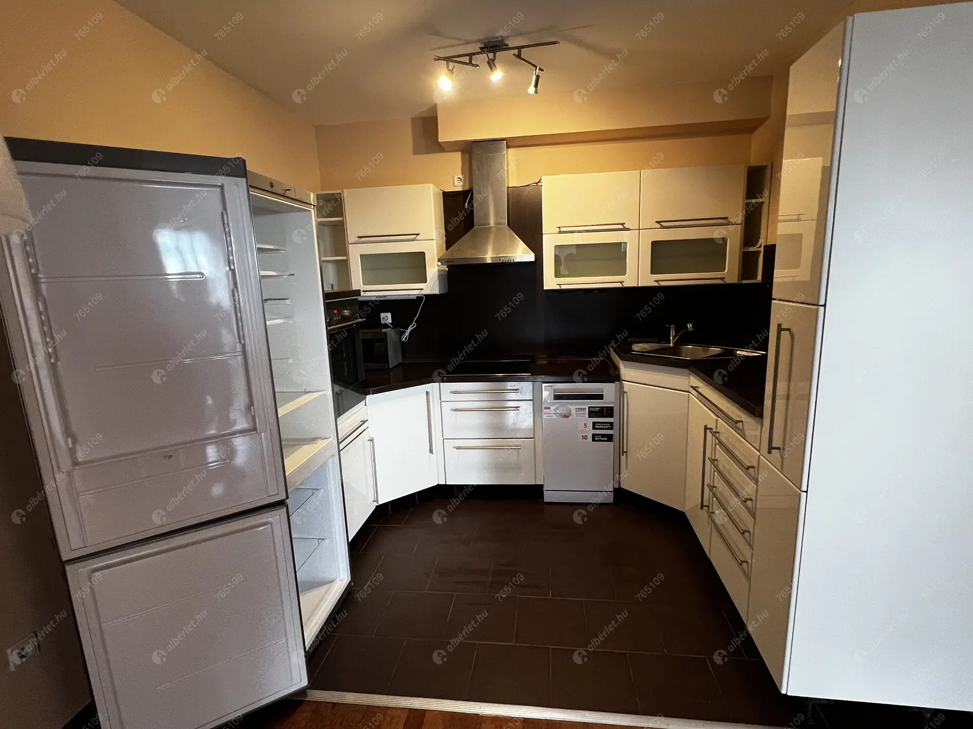 Kiadó albérlet 390000 Ft/hó áron: Budapest, III. kerület  Lajos utca. Mérete: 78 nm, 3 szobás | Alberlet.hu - 6494809