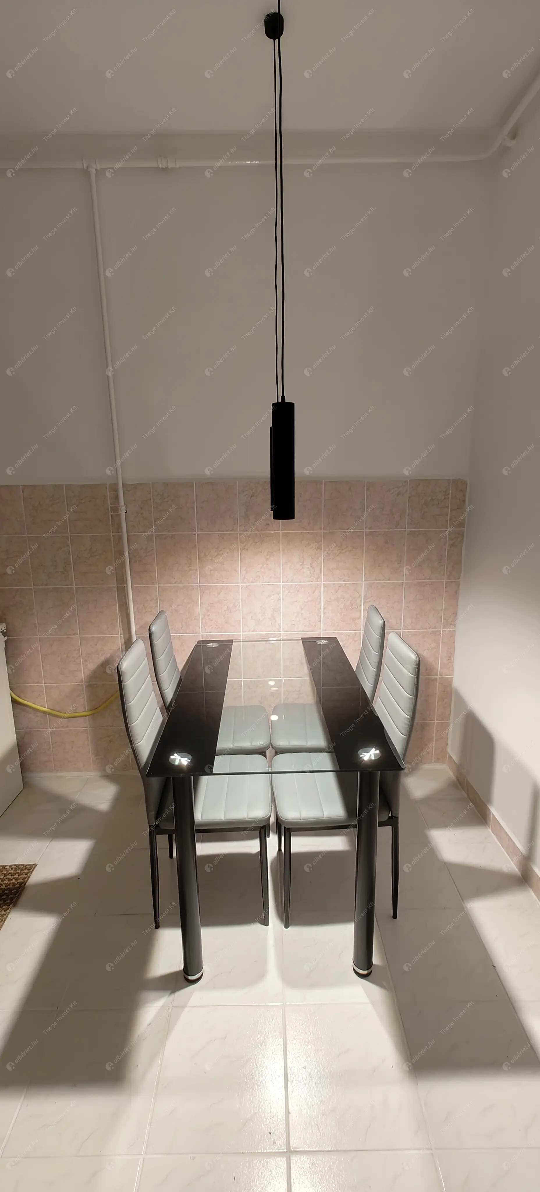 Kiadó albérlet 270000 Ft/hó áron: Budapest, III. kerület  Nagyszombat utca. Mérete: 56 nm, 2 szobás | Alberlet.hu - 6617682