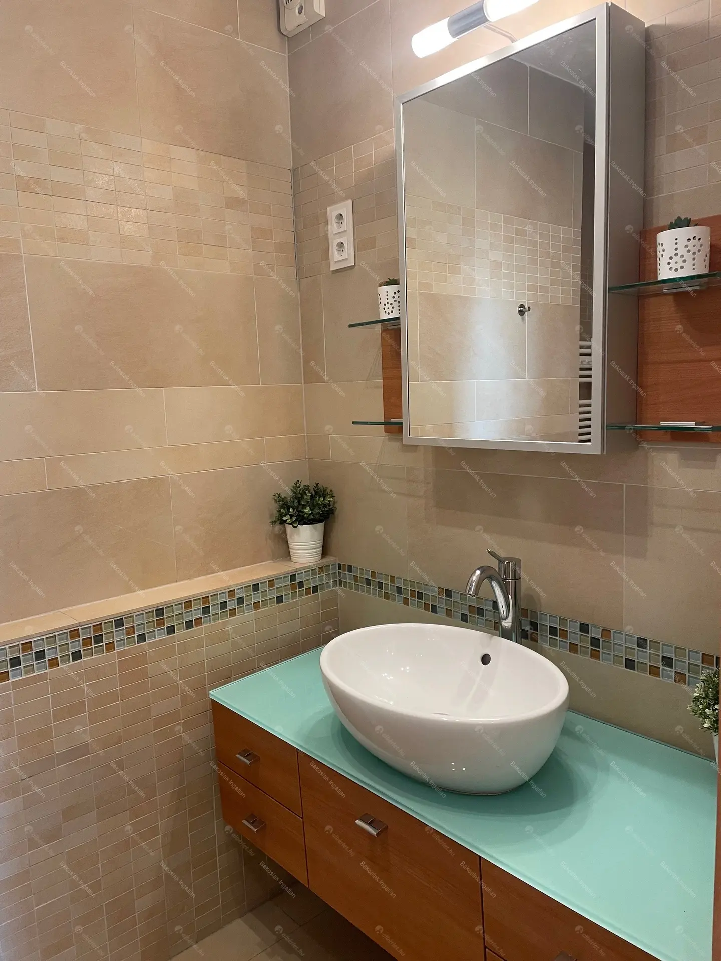 Kiadó albérlet 432000 Ft/hó áron: Budapest, III. kerület  Nagyszombat utca. Mérete: 70 nm, 3 szobás | Alberlet.hu - 6365953