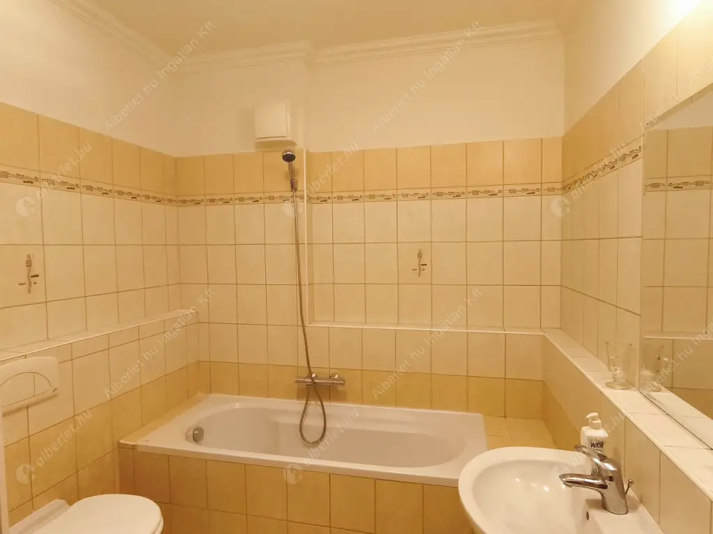 Kiadó albérlet 690000 Ft/hó áron: Budapest, III. kerület  Nánási út. Mérete: 136 nm, 4 szobás | Alberlet.hu - 6615446