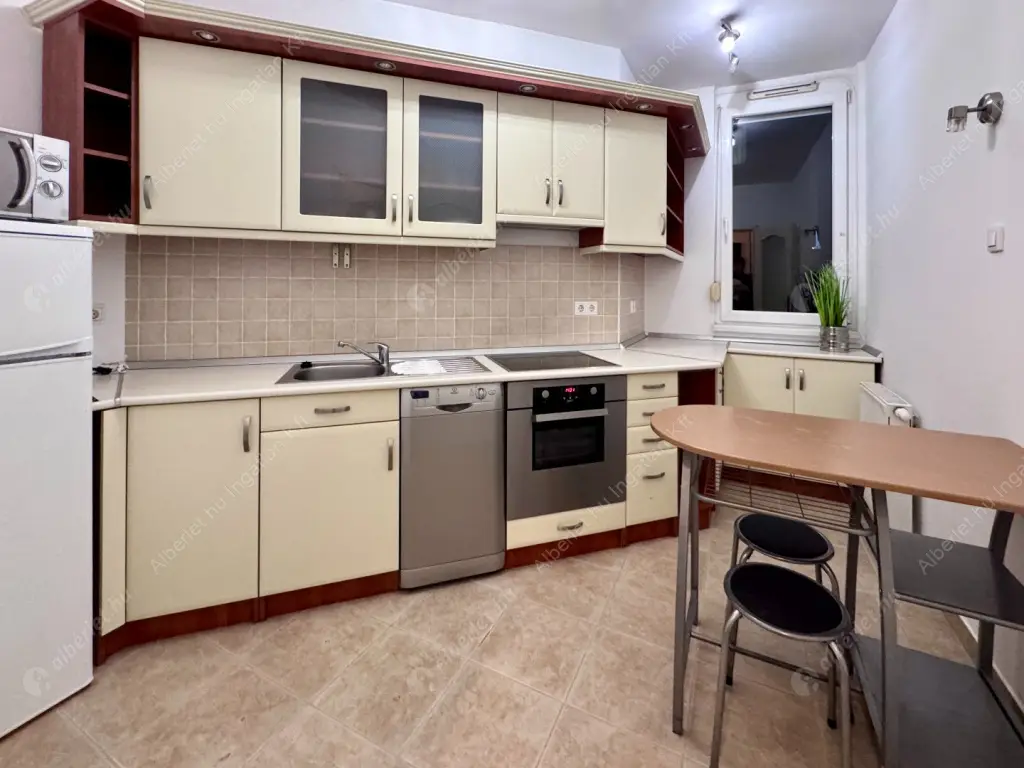 Kiadó albérlet 219000 Ft/hó áron: Budapest, III. kerület  Nánási út. Mérete: 37 nm, 1 szobás | Alberlet.hu - 6607280