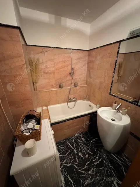 Kiadó albérlet 250000 Ft/hó áron: Budapest, III. kerület  Nánási út. Mérete: 41 nm, 1 szobás | Alberlet.hu - 6583294