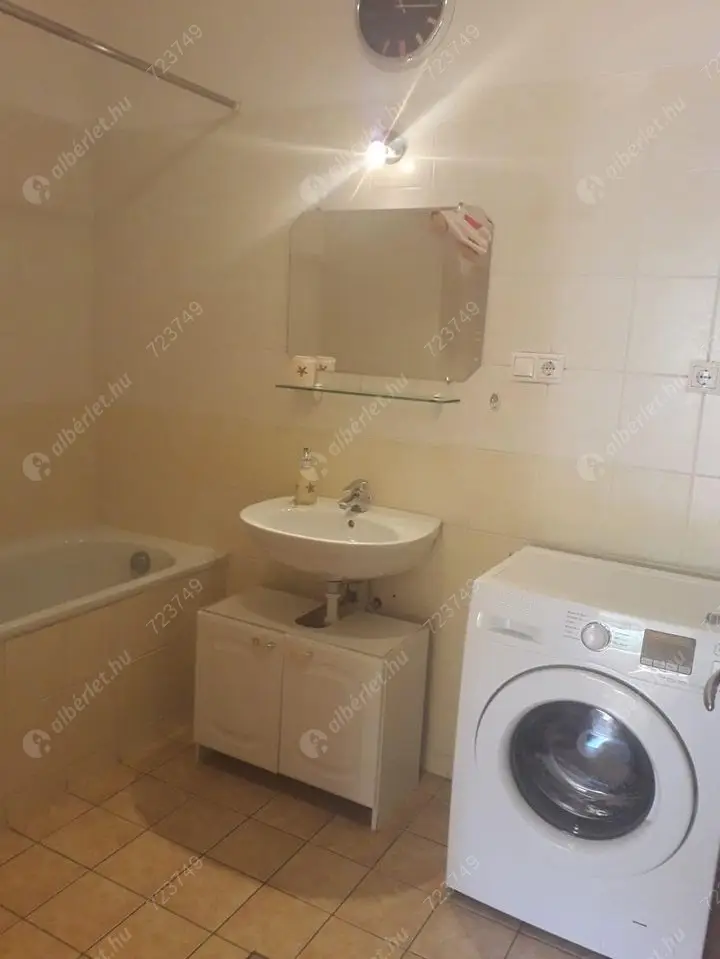 Kiadó albérlet 260000 Ft/hó áron: Budapest, III. kerület   Pacsirtamező u. . Mérete: 44 nm, 2 szobás | Alberlet.hu - 6638409