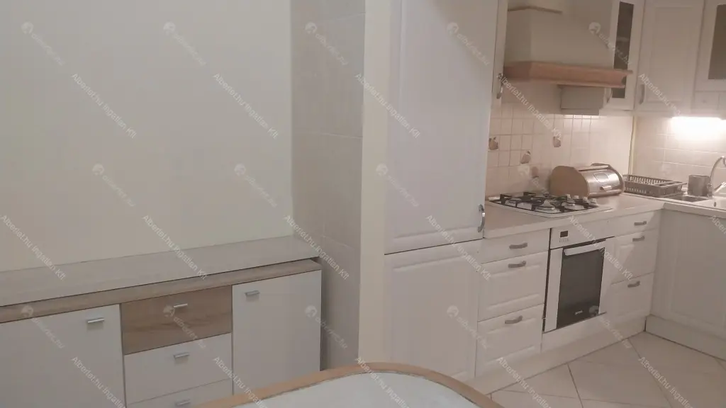 Kiadó albérlet 350000 Ft/hó áron: Budapest, III. kerület  Pacsirtamező utca. Mérete: 111 nm, 3 szobás | Alberlet.hu - 6680289