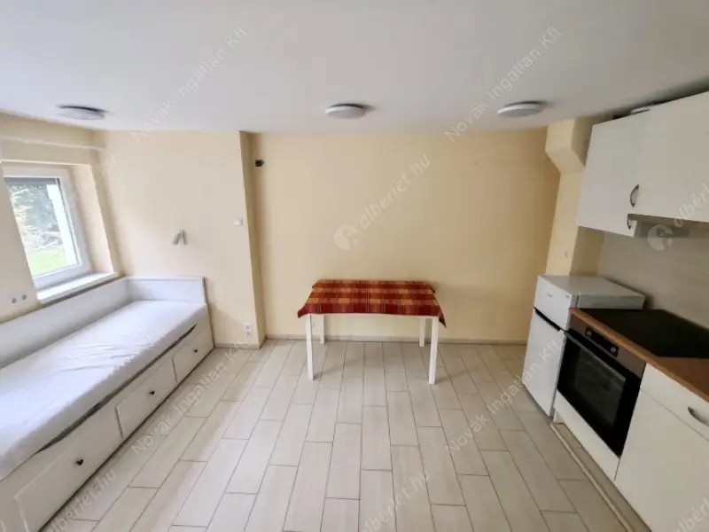 Kiadó albérlet 200000 Ft/hó áron: Budapest, III. kerület  Prés utca. Mérete: 25 nm, 1 szobás | Alberlet.hu - 6585448