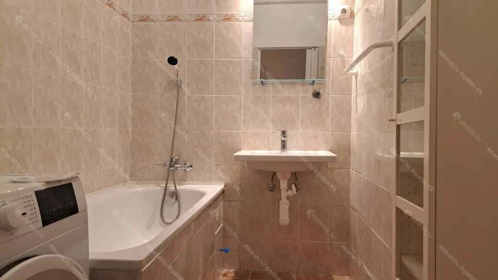 Kiadó albérlet 180000 Ft/hó áron: Budapest, III. kerület  Raktár utca. Mérete: 35 nm, 1 szobás | Alberlet.hu - 6690771