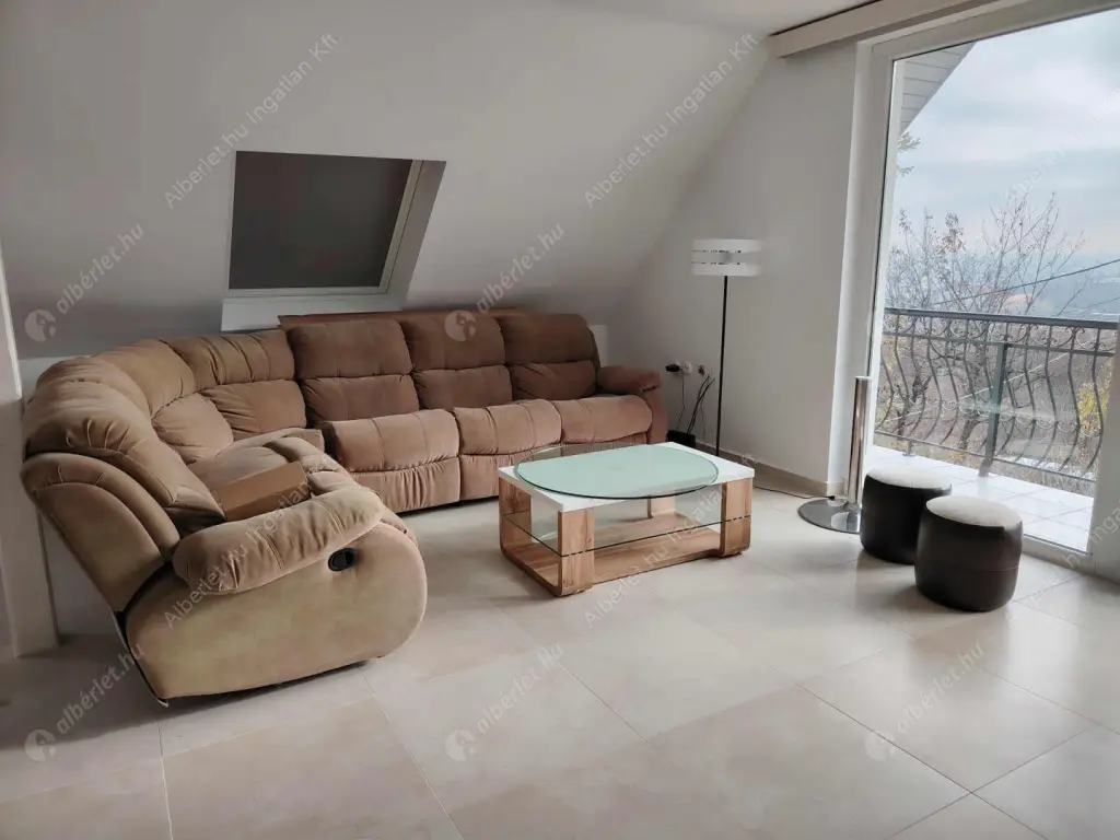 Kiadó albérlet 1400000 Ft/hó áron: Budapest, III. kerület  Remetehegyi út. Mérete: 240 nm, 8 szobás | Alberlet.hu - 6586317