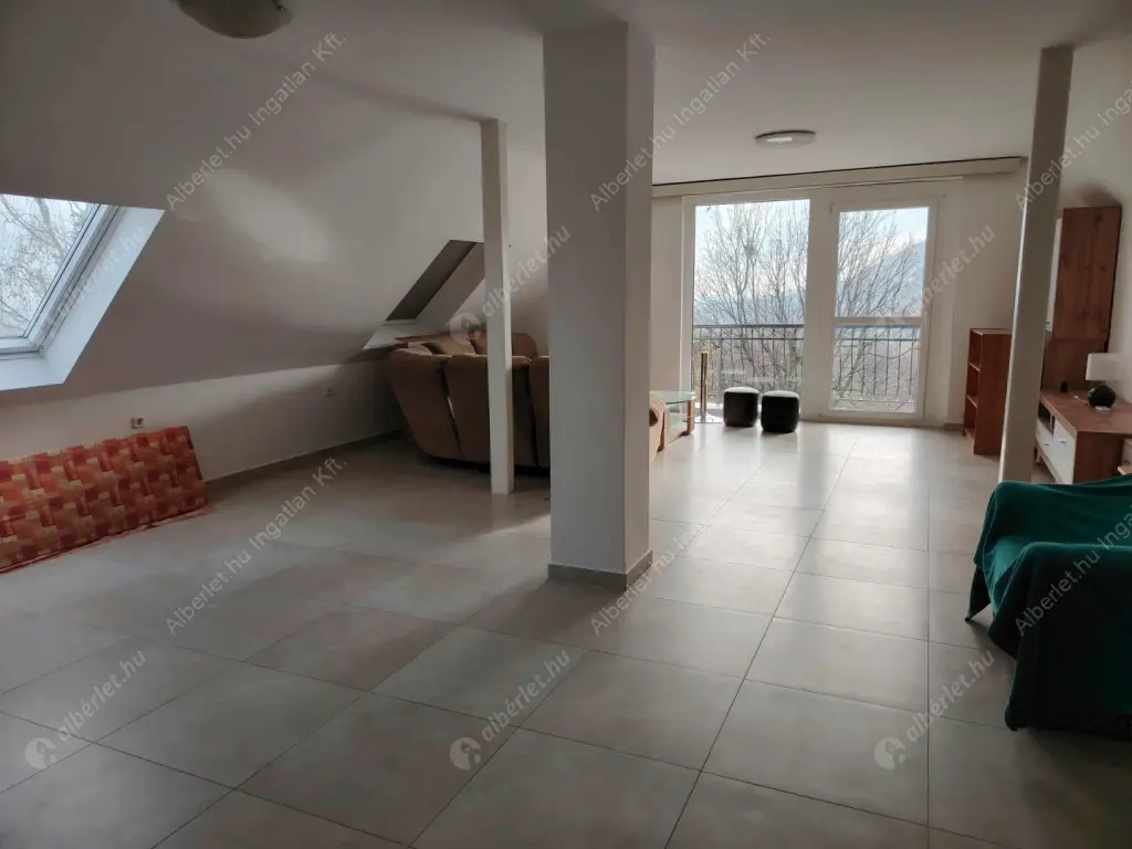 Kiadó albérlet 1400000 Ft/hó áron: Budapest, III. kerület  Remetehegyi út. Mérete: 240 nm, 8 szobás | Alberlet.hu - 6586342