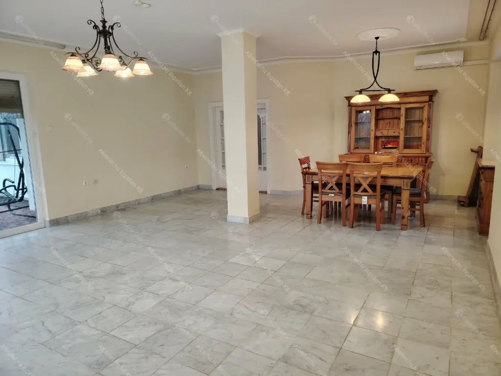 Kiadó albérlet 950000 Ft/hó áron: Budapest, III. kerület  Remetehegyi út. Mérete: 240 nm, 8 szobás | Alberlet.hu - 6639896