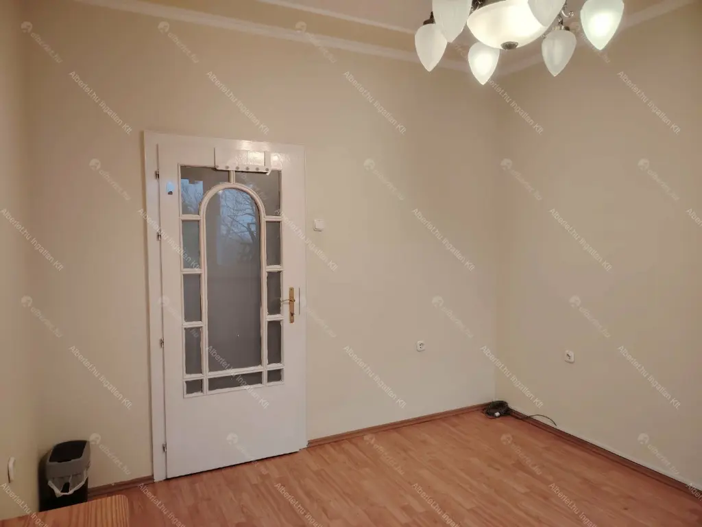 Kiadó albérlet 950000 Ft/hó áron: Budapest, III. kerület  Remetehegyi út. Mérete: 240 nm, 8 szobás | Alberlet.hu - 6639903