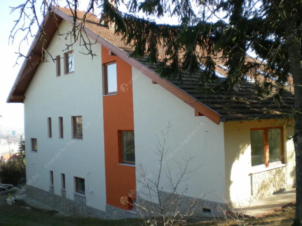 Kiadó albérlet 1192000 Ft/hó áron: Budapest, III. kerület  Remetehegyi út. Mérete: 300 nm, 6 szobás | Alberlet.hu - 6582518