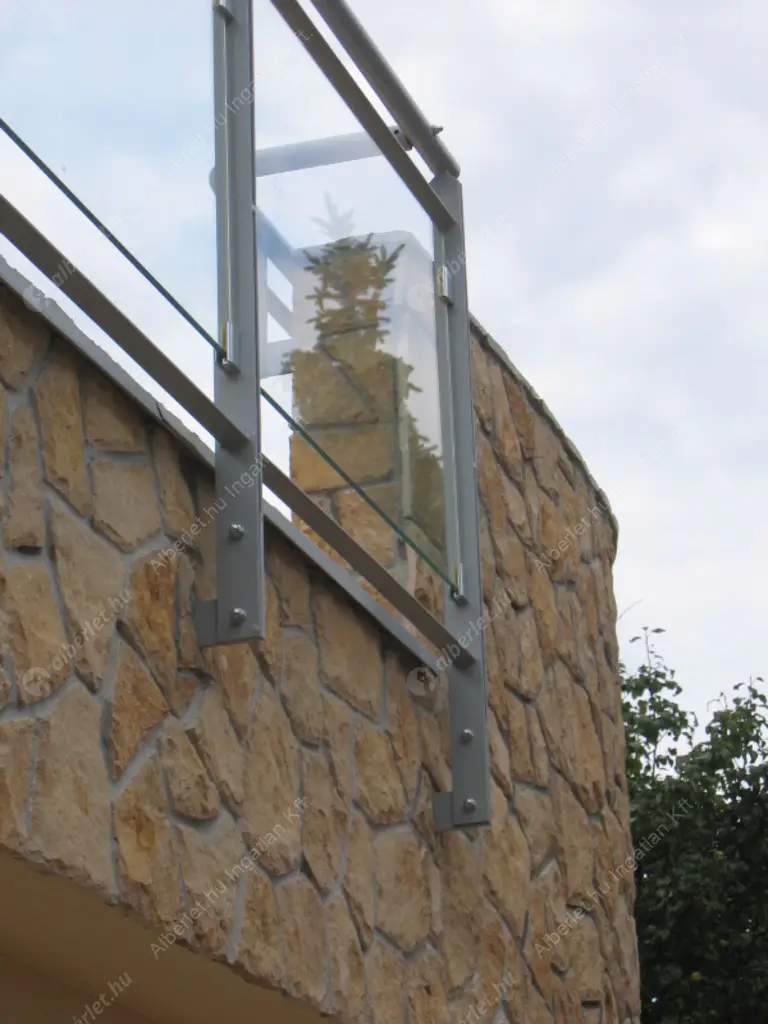 Kiadó albérlet 1192000 Ft/hó áron: Budapest, III. kerület  Remetehegyi út. Mérete: 300 nm, 6 szobás | Alberlet.hu - 6582520