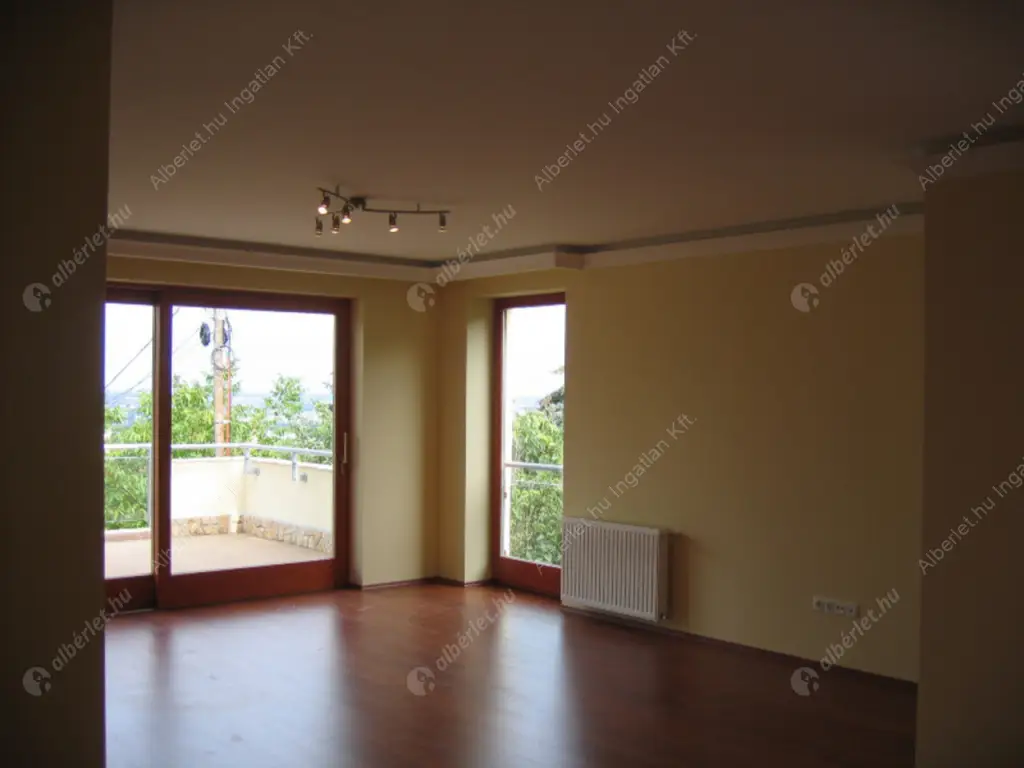 Kiadó albérlet 1192000 Ft/hó áron: Budapest, III. kerület  Remetehegyi út. Mérete: 300 nm, 6 szobás | Alberlet.hu - 6582531