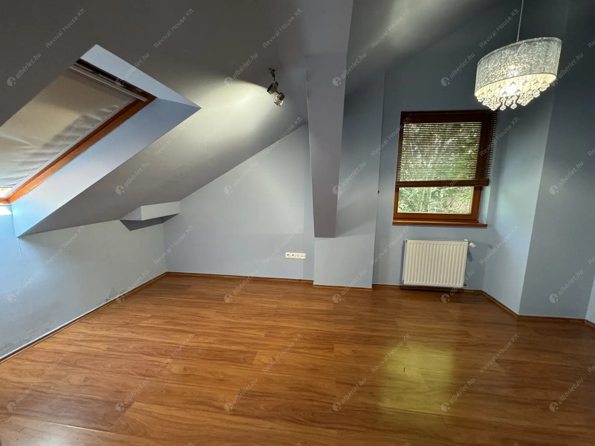 Kiadó albérlet 1240000 Ft/hó áron: Budapest, III. kerület  Remetehegyi út. Mérete: 320 nm, 9 szobás | Alberlet.hu - 6307803