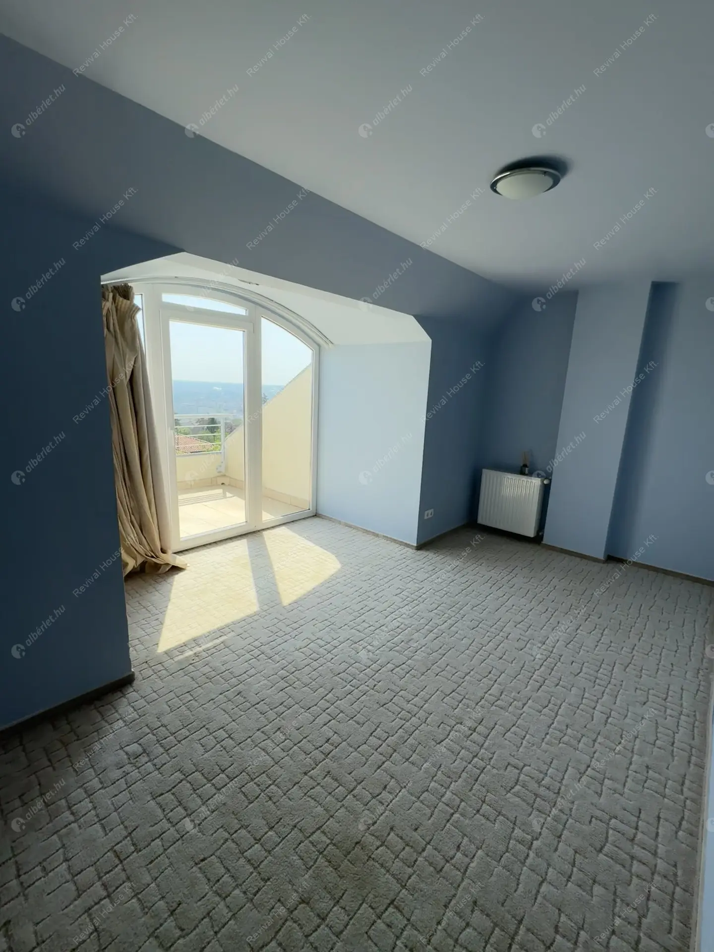 Kiadó albérlet 1240000 Ft/hó áron: Budapest, III. kerület  Remetehegyi út. Mérete: 320 nm, 9 szobás | Alberlet.hu - 6307804