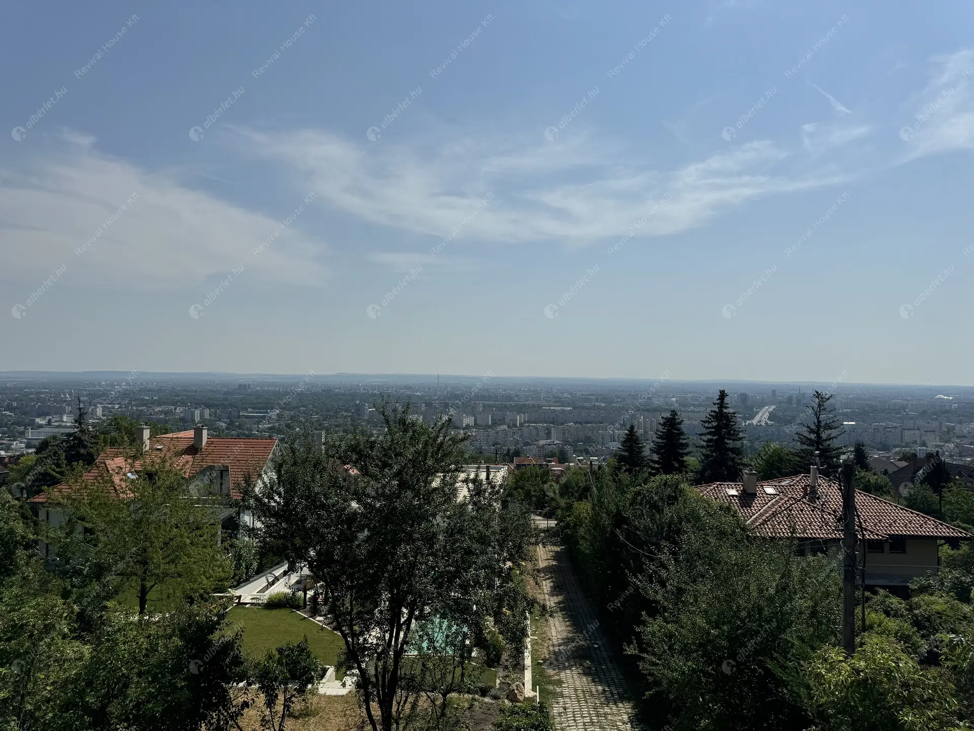 Kiadó albérlet 1240000 Ft/hó áron: Budapest, III. kerület  Remetehegyi út. Mérete: 320 nm, 9 szobás | Alberlet.hu - 6307805