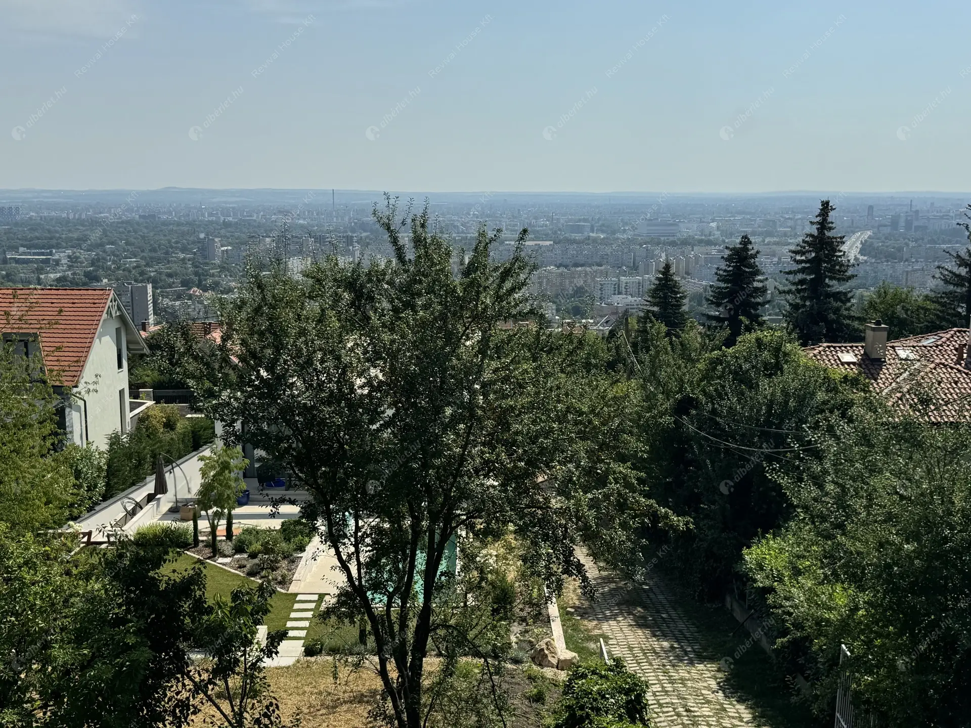 Kiadó albérlet 1240000 Ft/hó áron: Budapest, III. kerület  Remetehegyi út. Mérete: 320 nm, 9 szobás | Alberlet.hu - 6307806