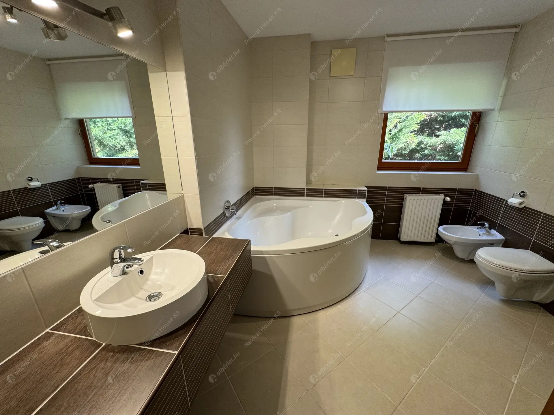 Kiadó albérlet 1240000 Ft/hó áron: Budapest, III. kerület  Remetehegyi út. Mérete: 320 nm, 9 szobás | Alberlet.hu - 6307807