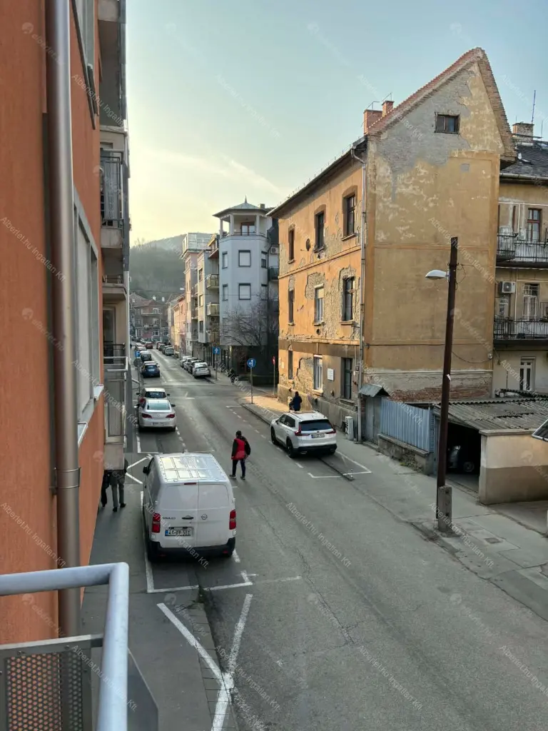 Kiadó albérlet 240000 Ft/hó áron: Budapest, III. kerület  Selmeci utca. Mérete: 39 nm, 2 szobás | Alberlet.hu - 6692434