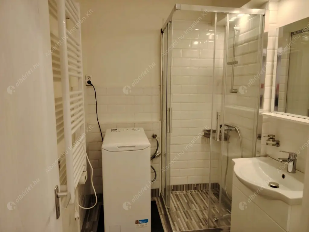 Kiadó albérlet 215000 Ft/hó áron: Budapest, III. kerület  Silvanus sétány. Mérete: 30 nm, 1 szobás | Alberlet.hu - 6617866