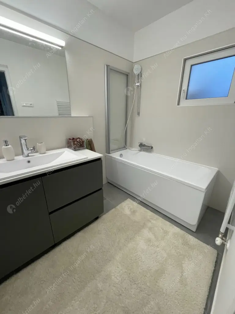 Kiadó albérlet 480000 Ft/hó áron: Budapest, III. kerület  Szent István utca. Mérete: 80 nm, 2 szobás | Alberlet.hu - 6568833