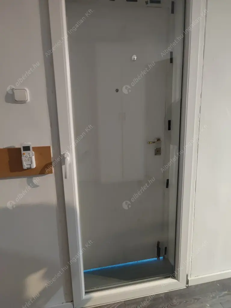 Kiadó albérlet 990000 Ft/hó áron: Budapest, III. kerület  Szentendrei út. Mérete: 200 nm, 8 szobás | Alberlet.hu - 6605923