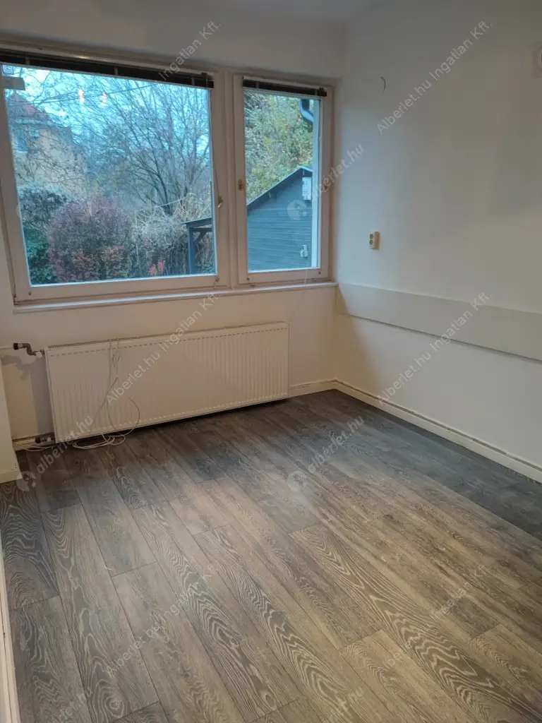 Kiadó albérlet 990000 Ft/hó áron: Budapest, III. kerület  Szentendrei út. Mérete: 200 nm, 8 szobás | Alberlet.hu - 6605926